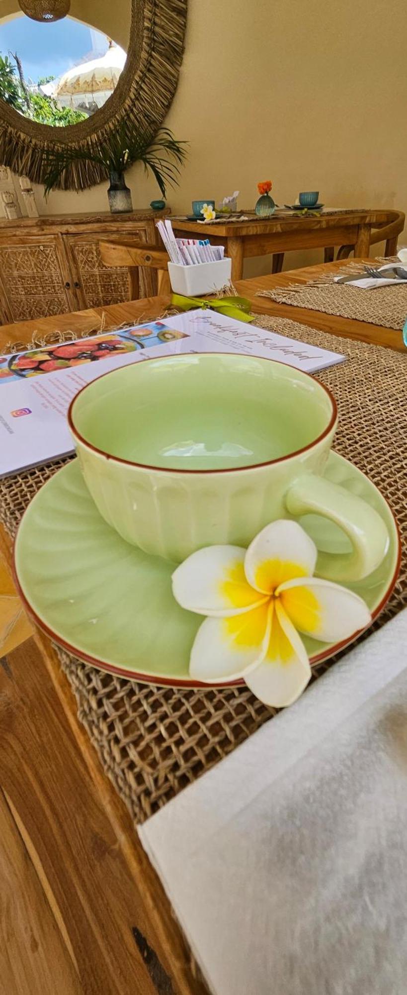United Colors Of Lembongan Hotel Buitenkant foto
