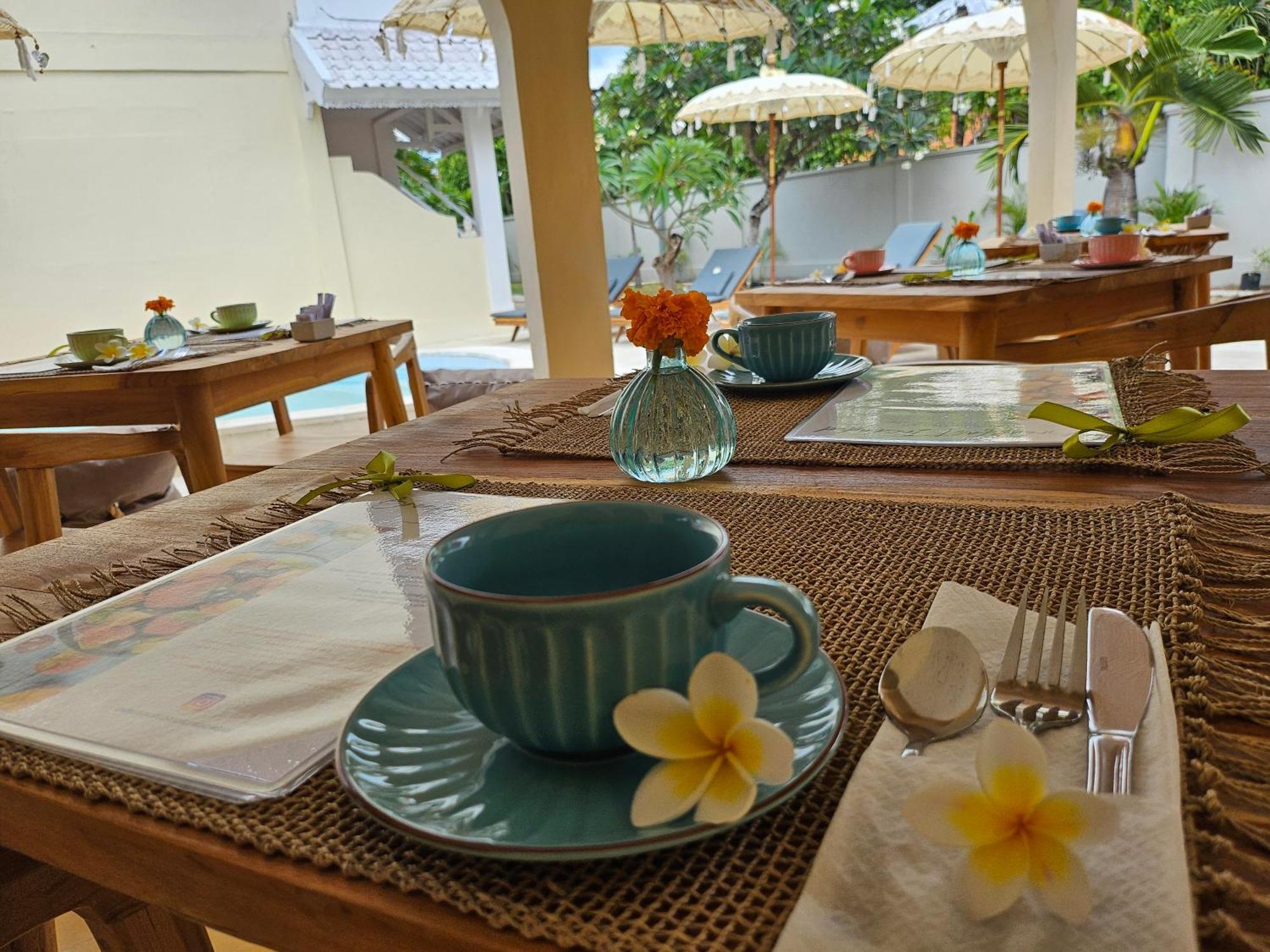 United Colors Of Lembongan Hotel Buitenkant foto