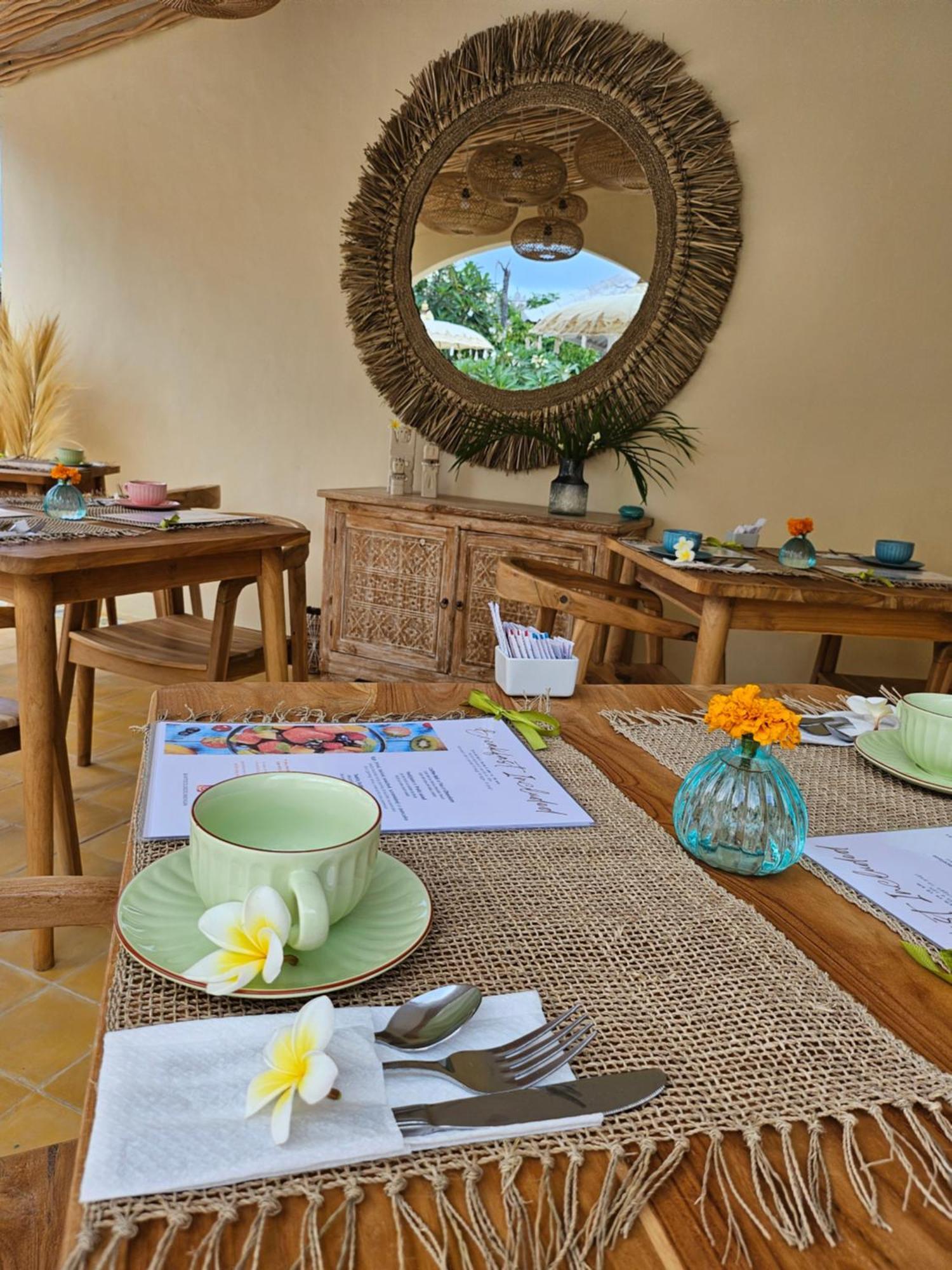 United Colors Of Lembongan Hotel Buitenkant foto