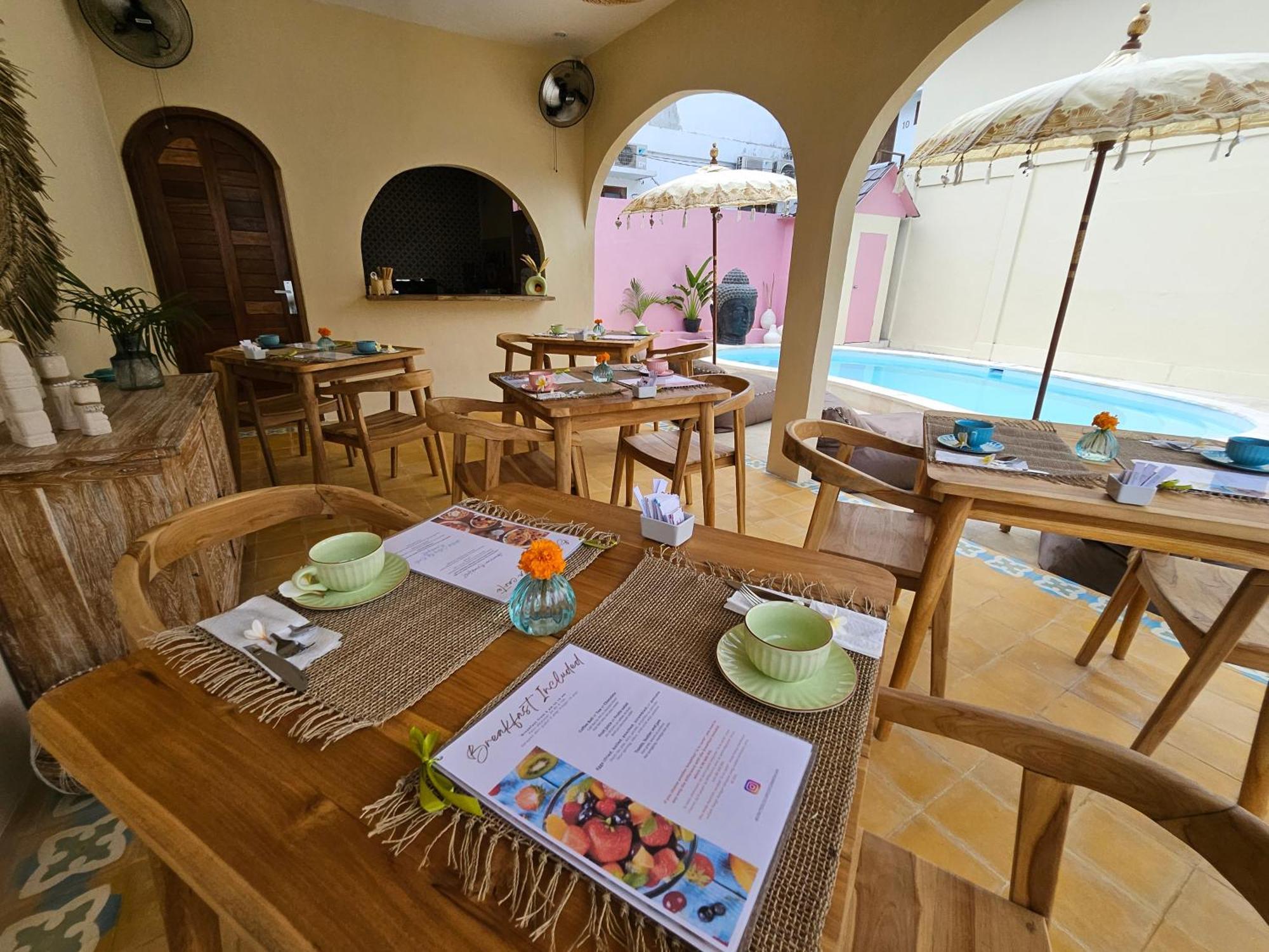 United Colors Of Lembongan Hotel Buitenkant foto